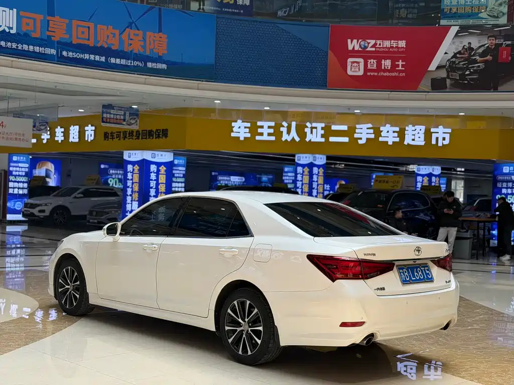 Toyota Crown 2018 — фото 7