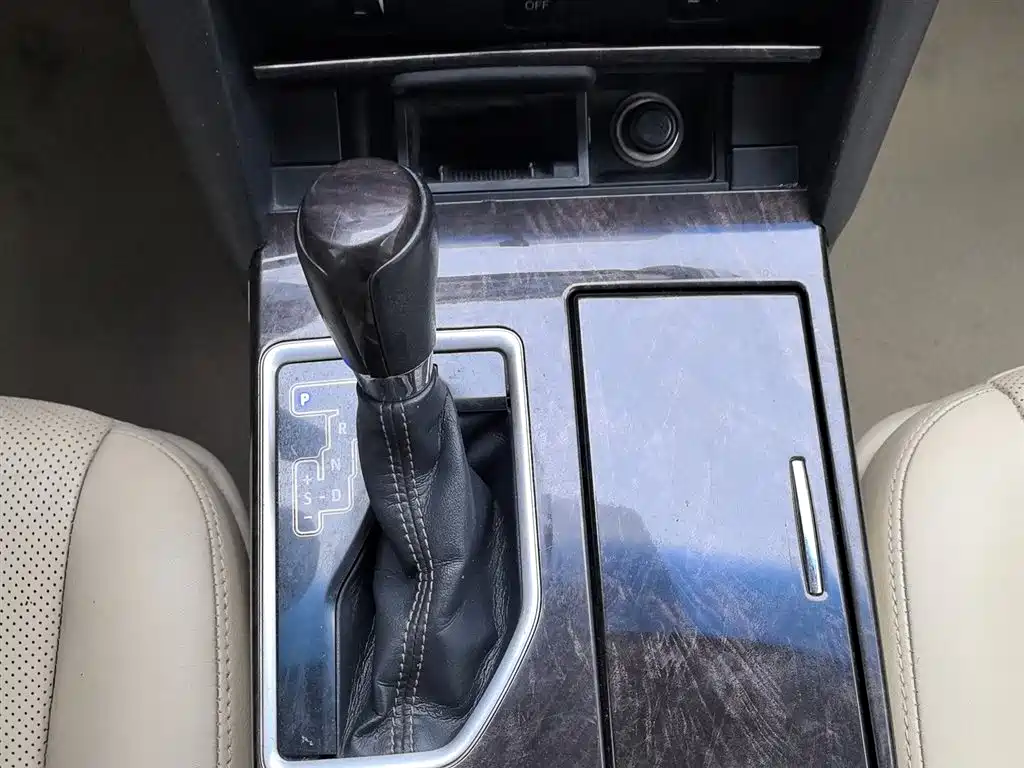 Toyota Camry 2016 — фото 13