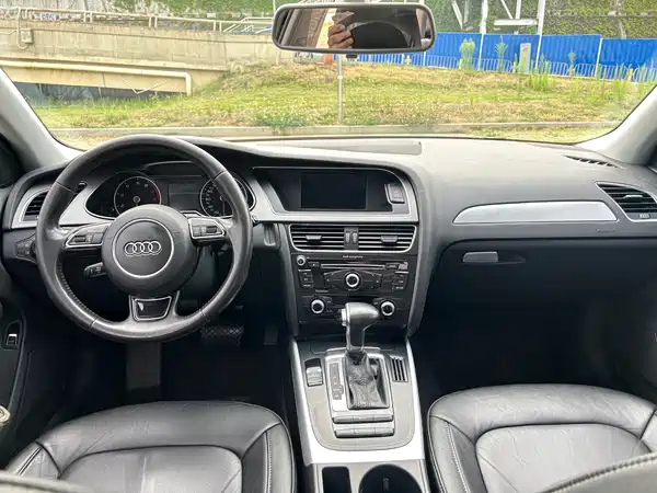 Audi A4L 2016