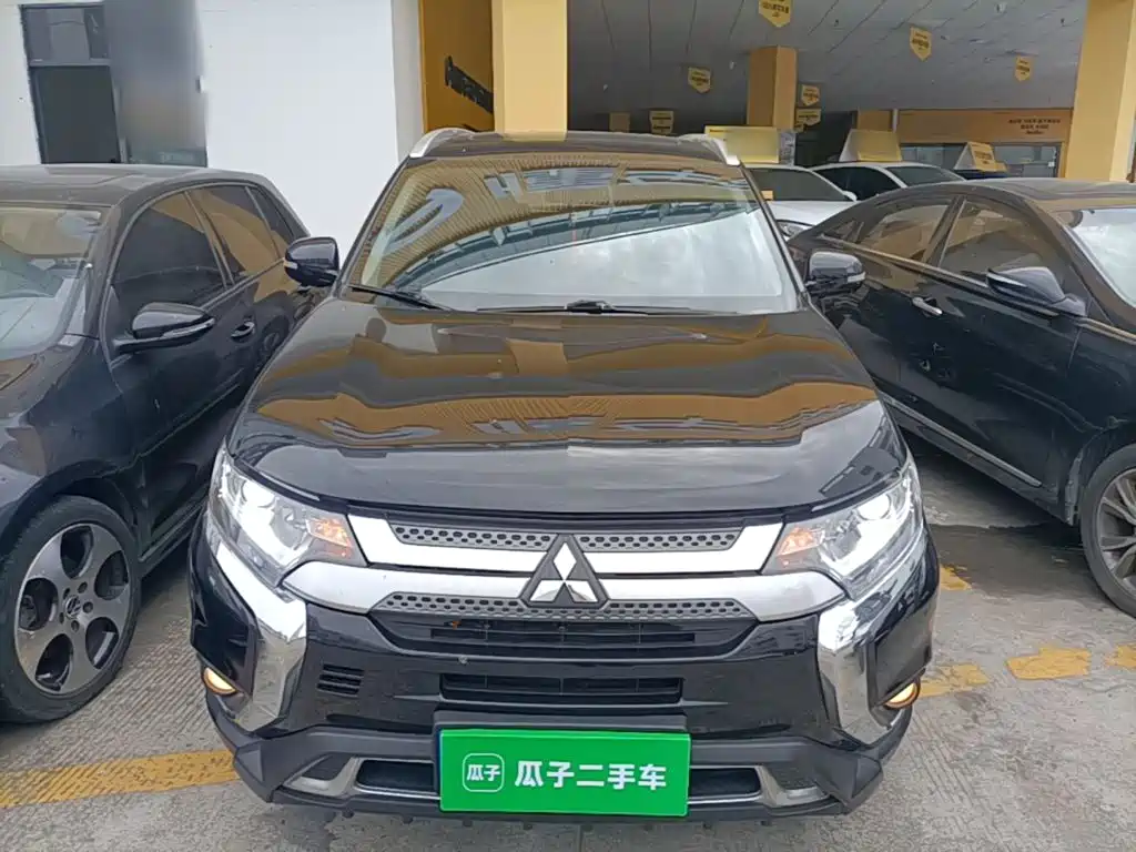 Mitsubishi Outlander 2020 — фото 3