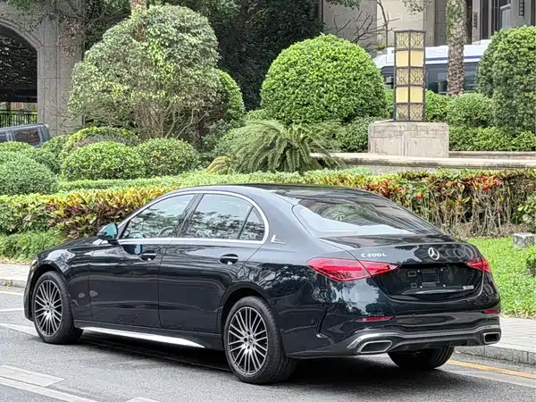 Mercedes-Benz C-Class 2024