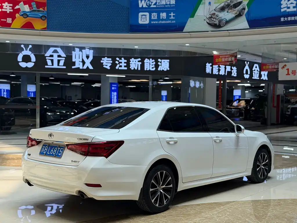 Toyota Crown 2018 — фото 6