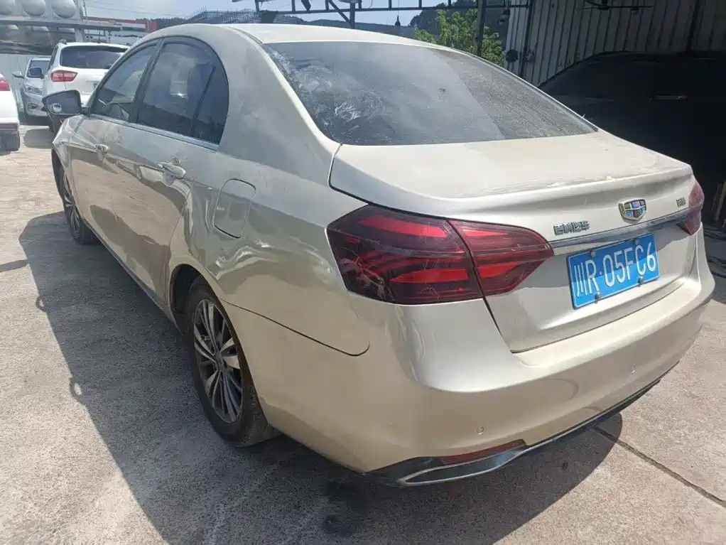 Geely Emgrand 2018