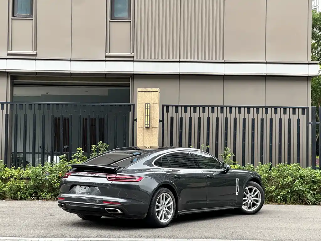 Porsche Panamera 2018 — фото 4