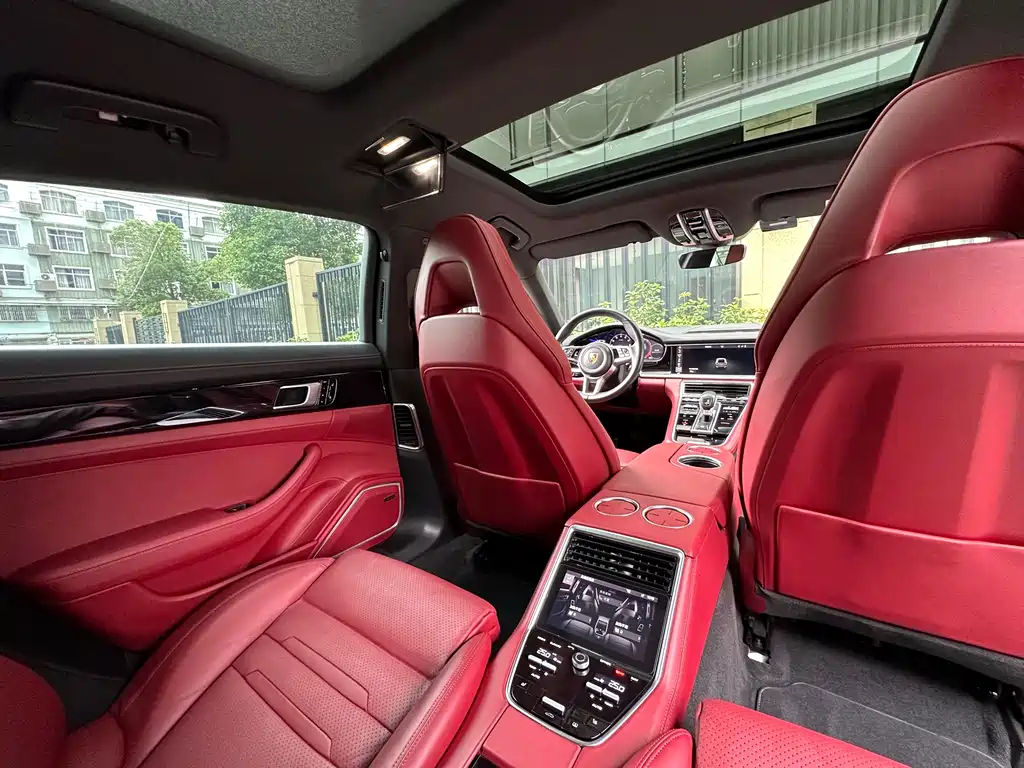 Porsche Panamera 2018 — фото 14