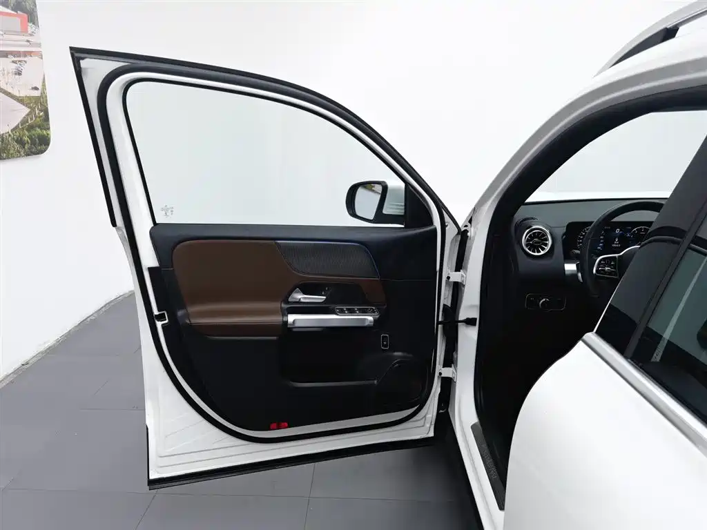 Mercedes-Benz GLB 2022 — фото 8