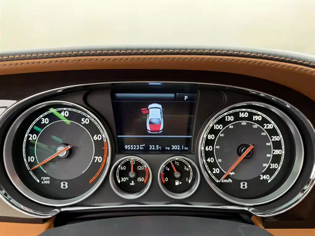 Bentley Flying Spur 2015 — фото 7