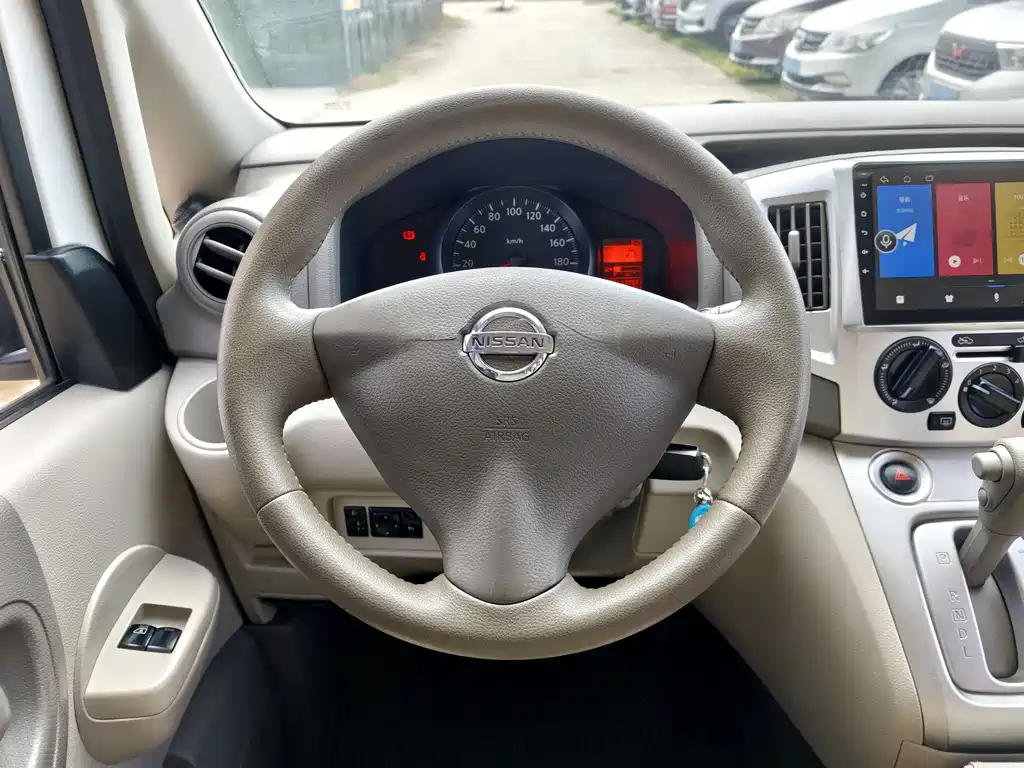 Nissan NV200 2016 — фото 12