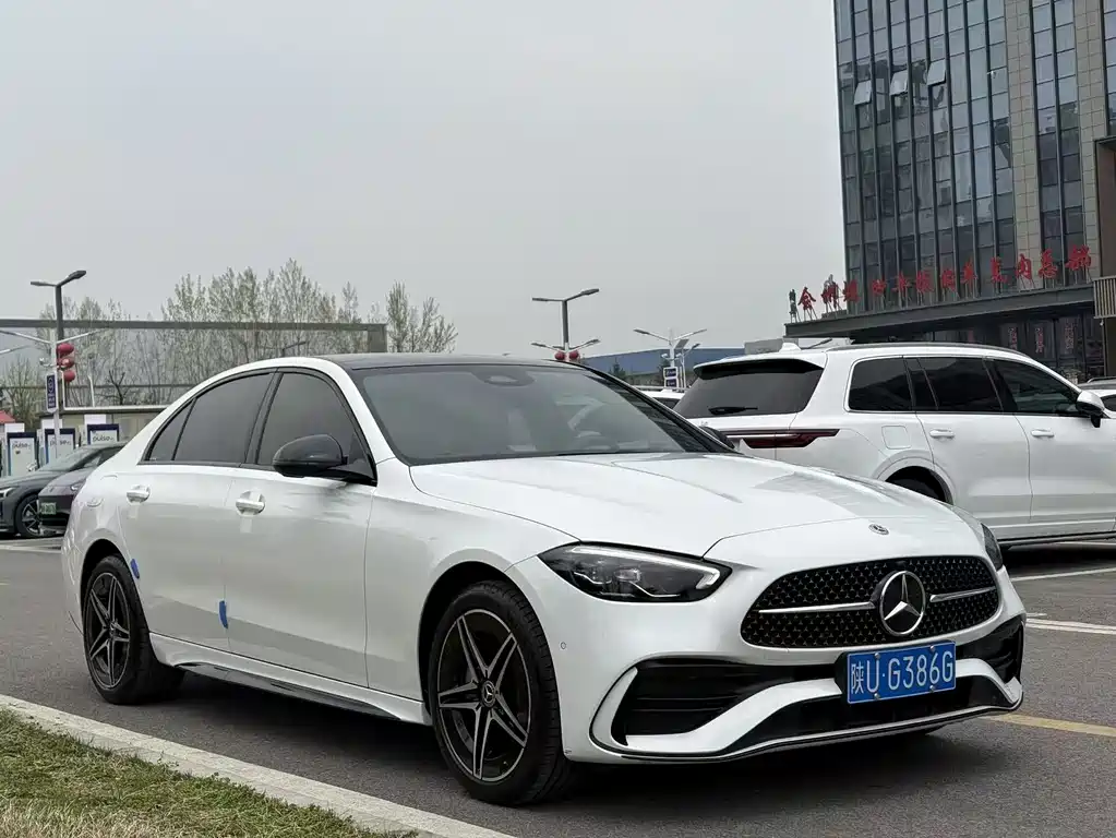 Mercedes-Benz C-Class 2023 — фото 3