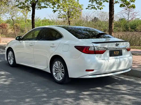 Lexus ES 2015