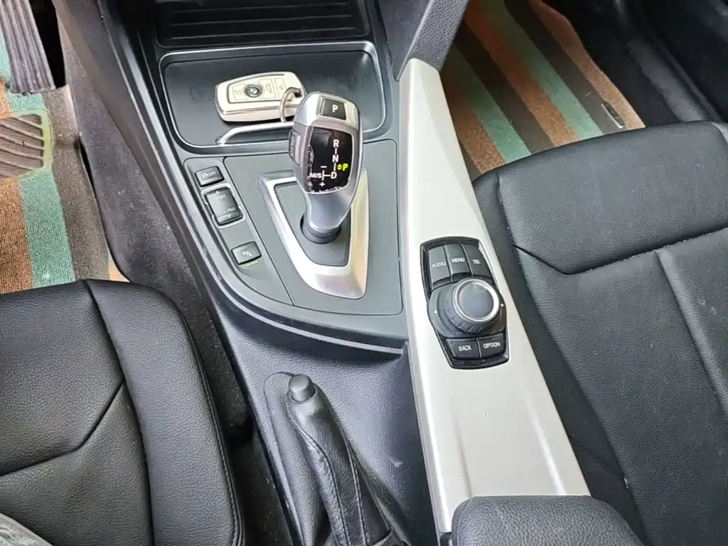 BMW 3 Series GT 2017 — фото 14