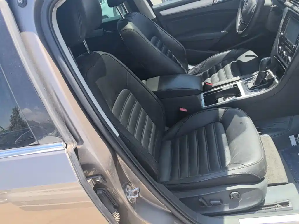 Volkswagen Passat 2015 — фото 25