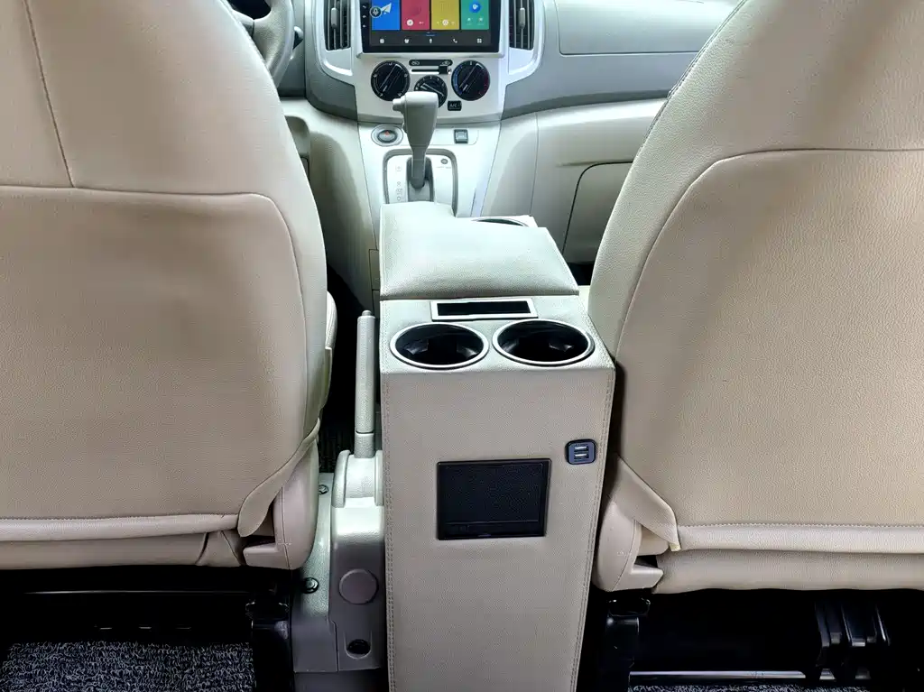 Nissan NV200 2016 — фото 14