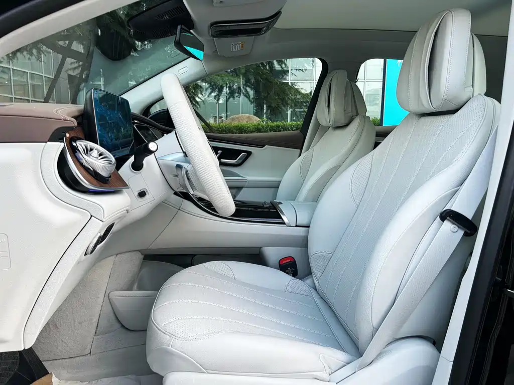 Mercedes-Benz EQE SUV 2025 — фото 3