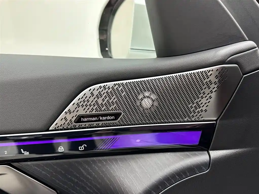 BMW 5 Series 2024 — фото 15