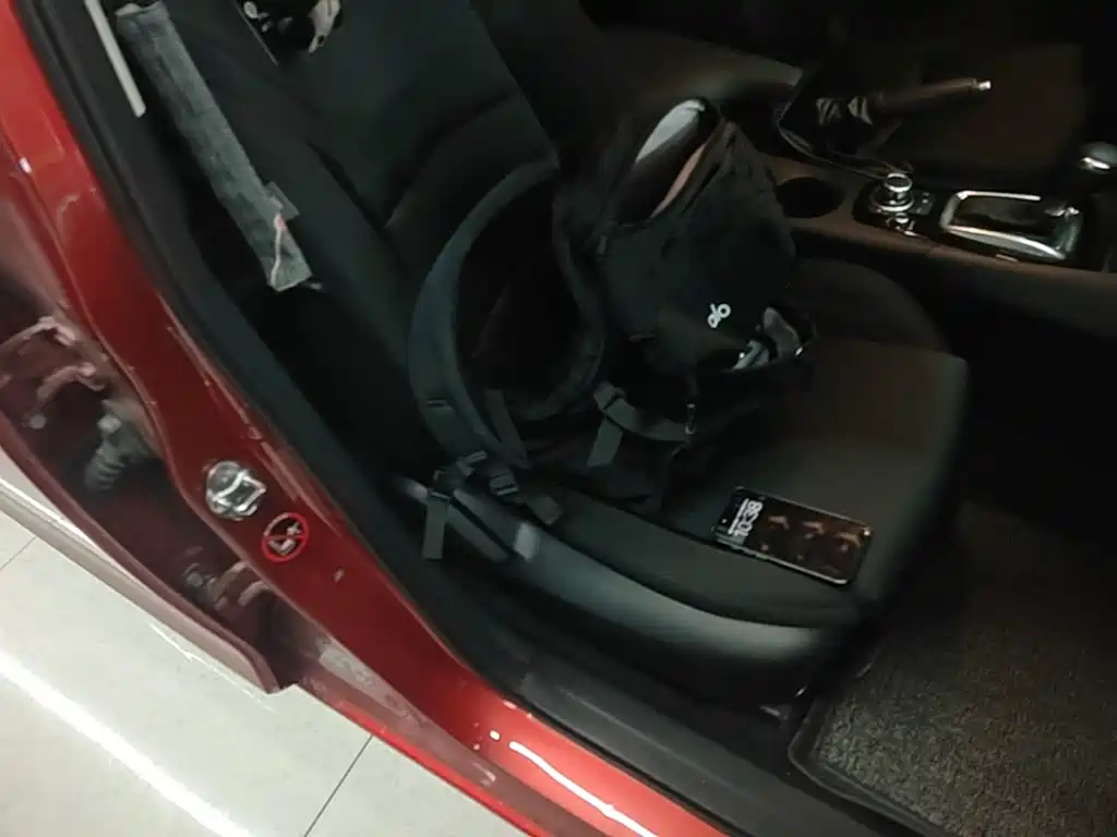 Mazda 3 Axela 2016 — фото 25