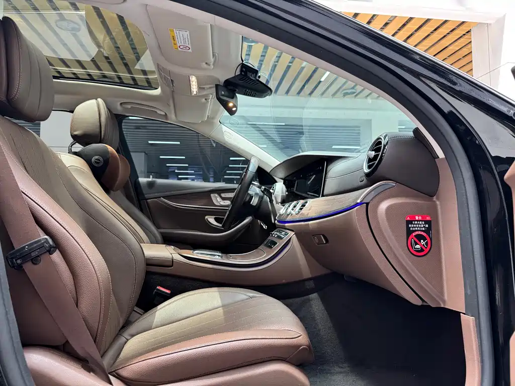 Mercedes-Benz E-Class 2023 — фото 17
