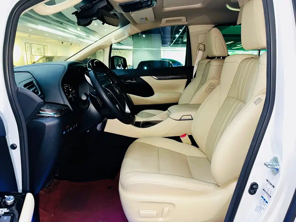 Toyota Alphard 2022 — фото 10