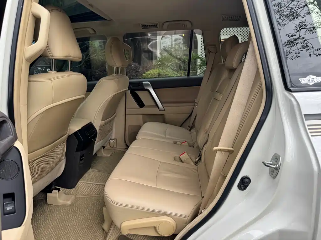 Toyota Prado 2016 — фото 13