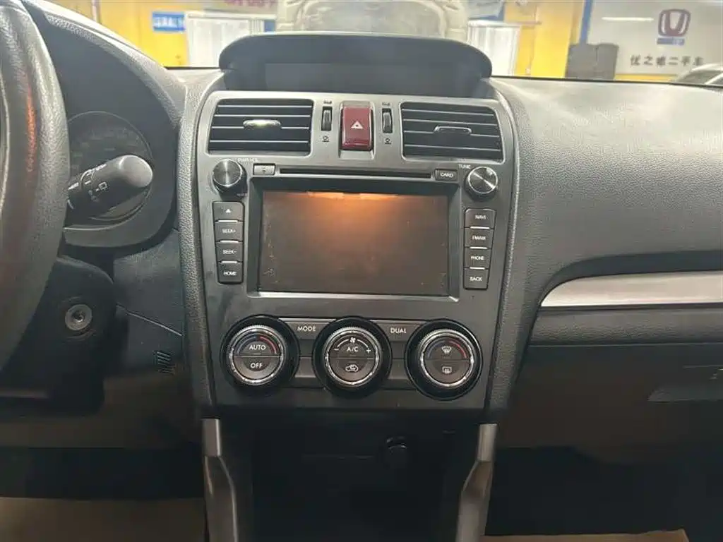 Subaru Forester 2015 — фото 15