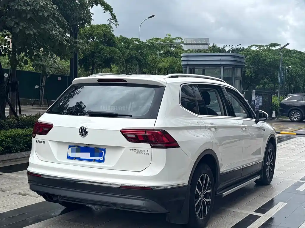 Volkswagen Tiguan L 2018 — фото 9