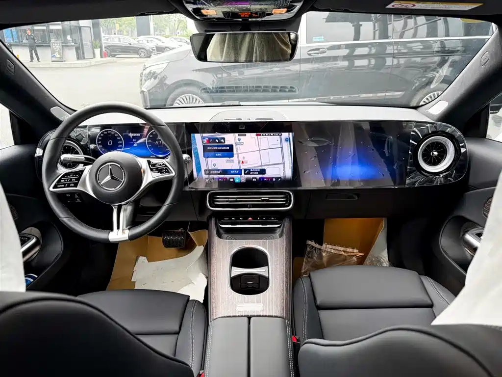 Mercedes-Benz CLA EV 2025 — фото 9