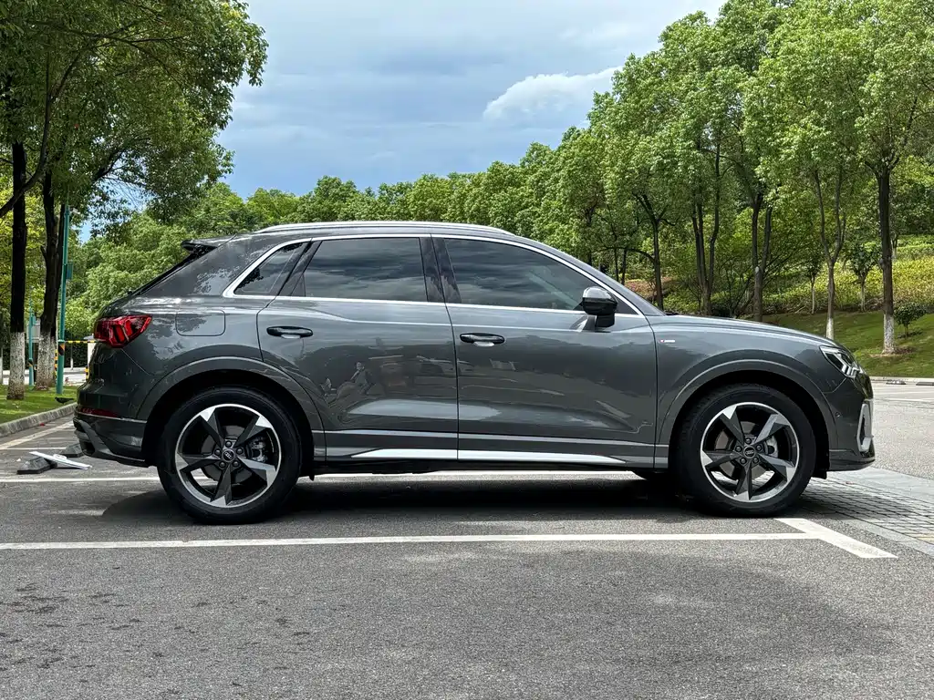 Audi Q3 2023 — фото 13