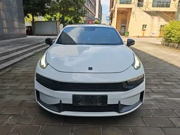 Lynk & Co 03 2020