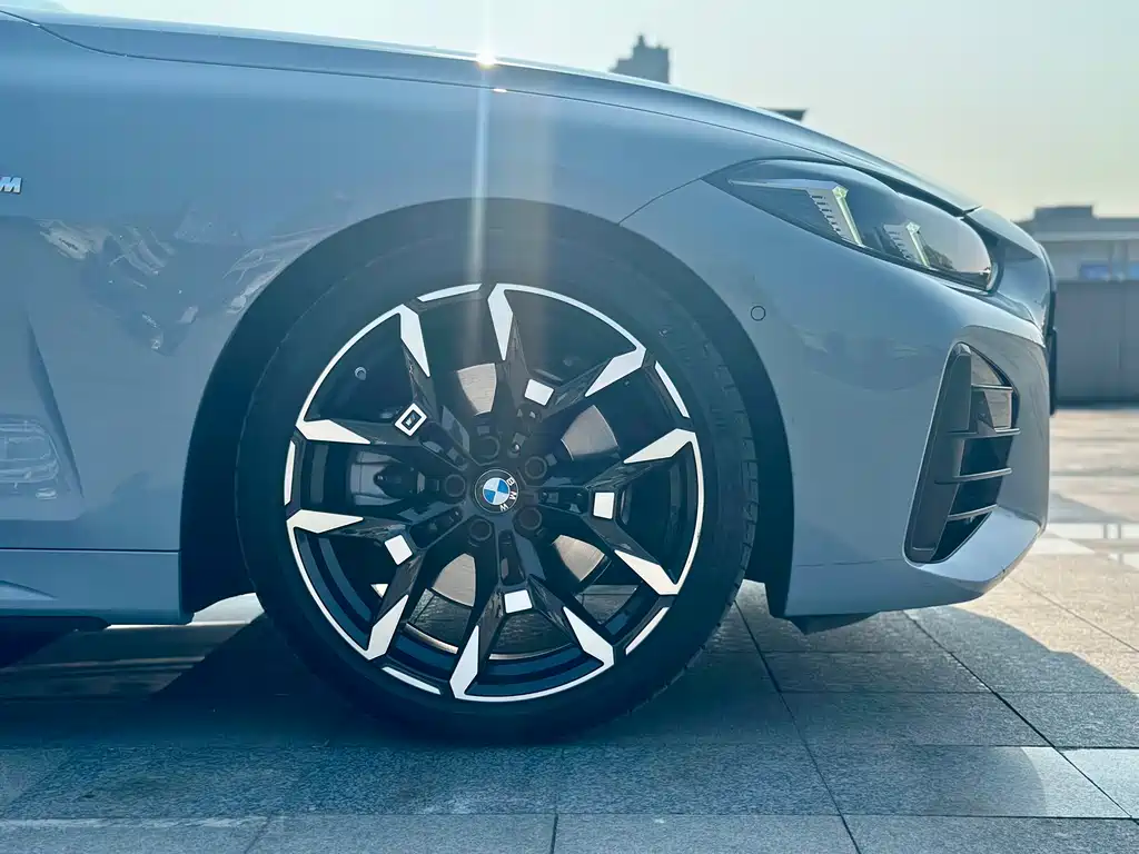 BMW 4 Series 2025 — фото 14
