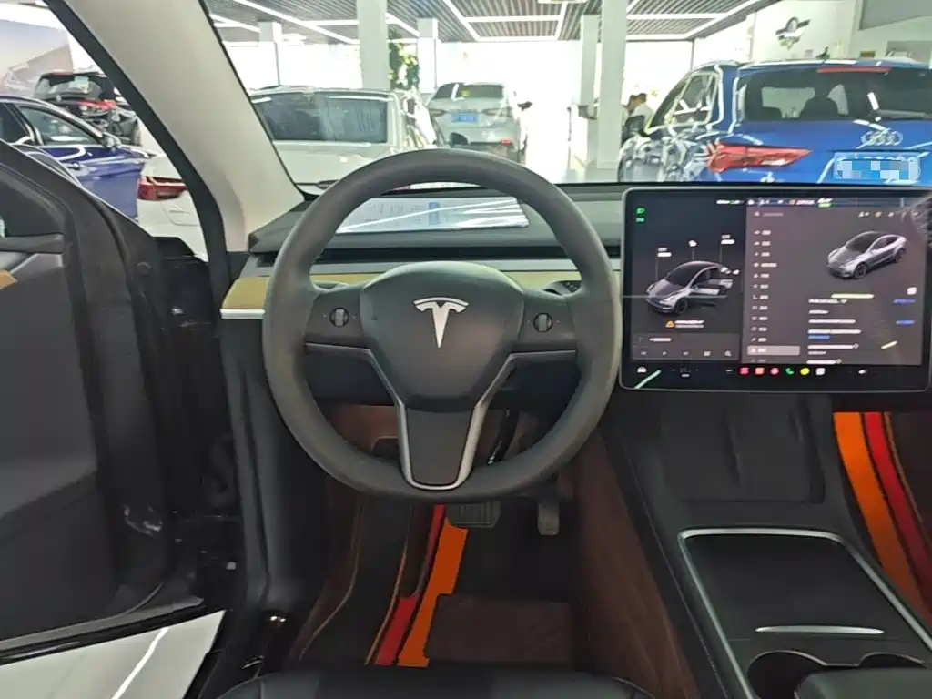 Tesla Model Y 2023 — фото 11