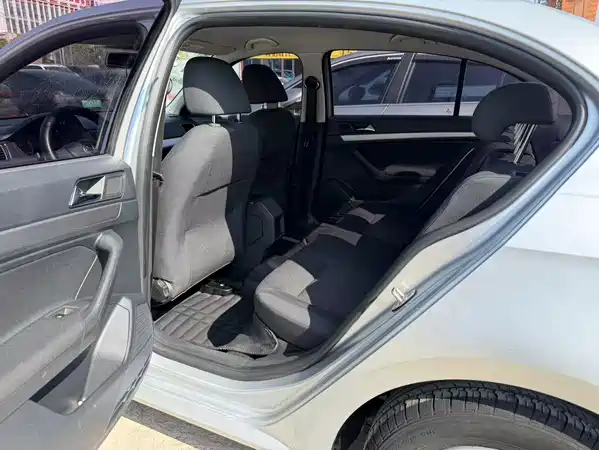 Volkswagen Lavida 2015