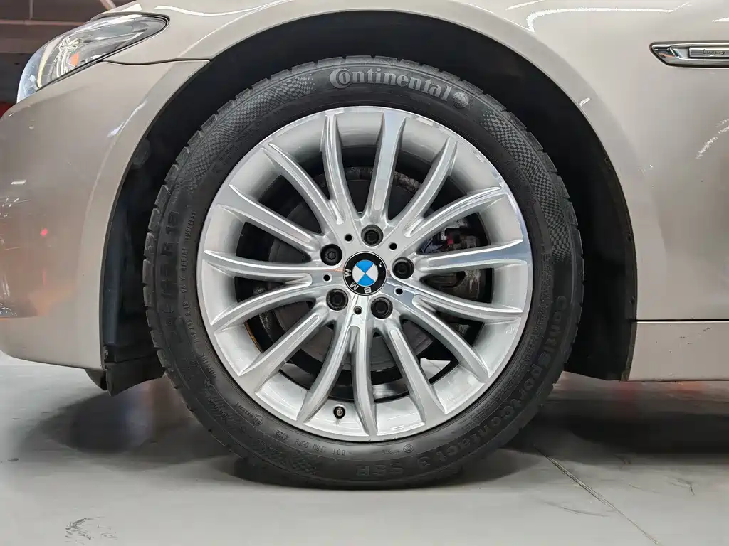 BMW 5 Series 2015 — фото 6