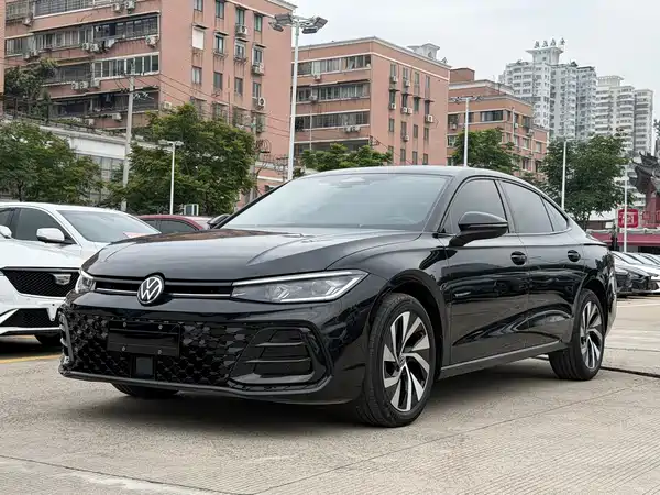 Volkswagen Passat 2025