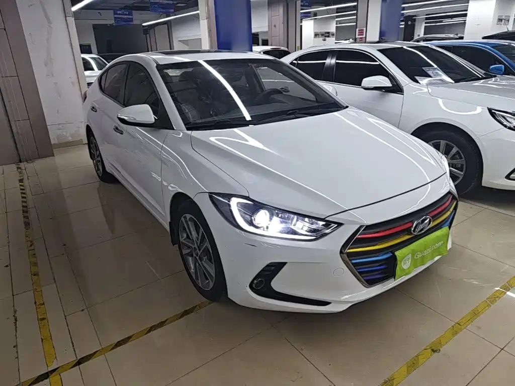 Hyundai Elantra 2018 — фото 4