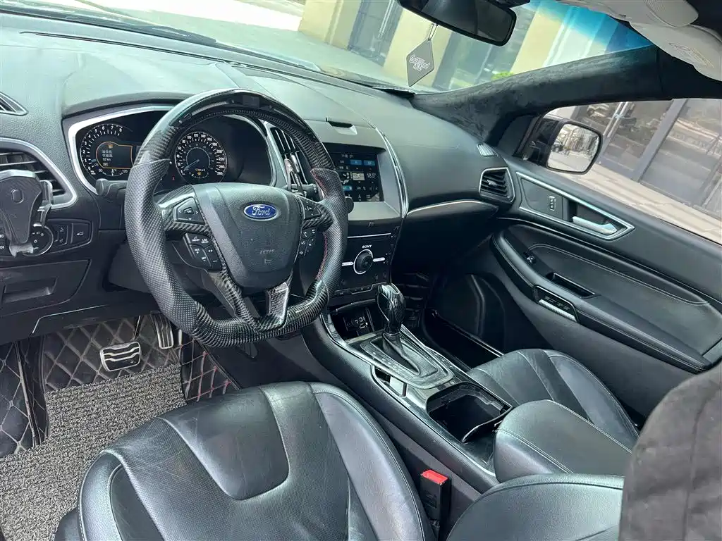 Ford Edge 2017 — фото 20
