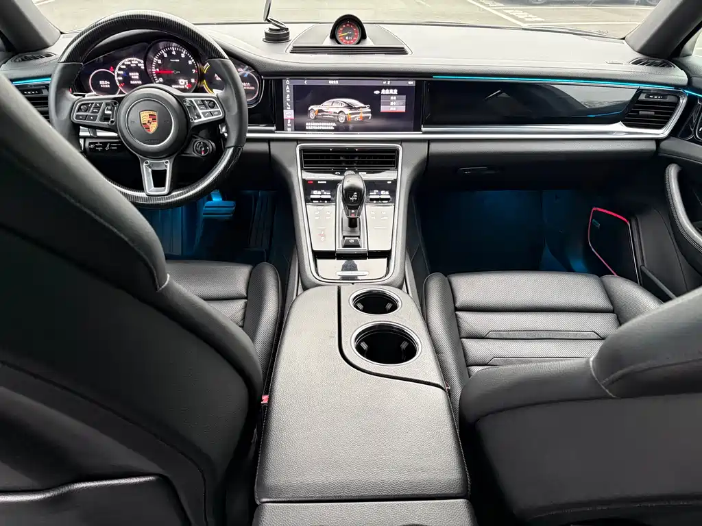 Porsche Panamera 2018 — фото 9