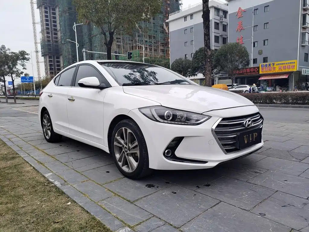 Hyundai Elantra 2017 — фото 3