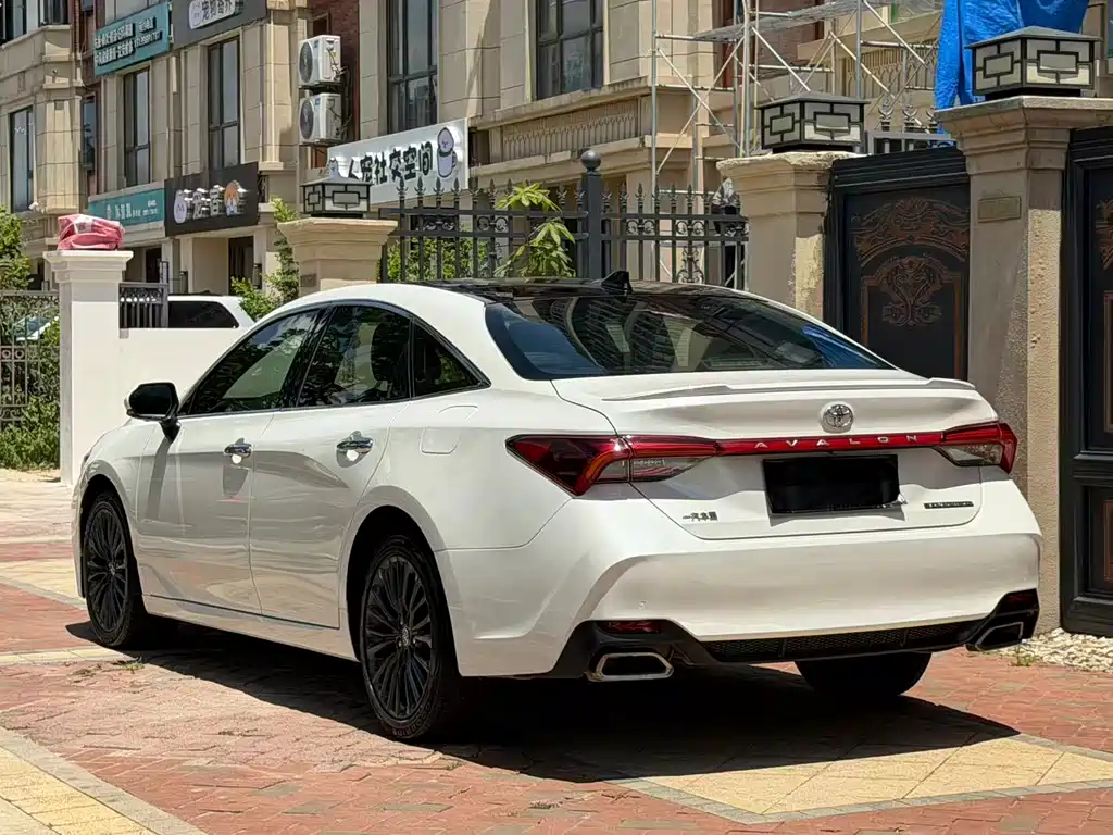 Toyota Avalon 2019 — фото 9