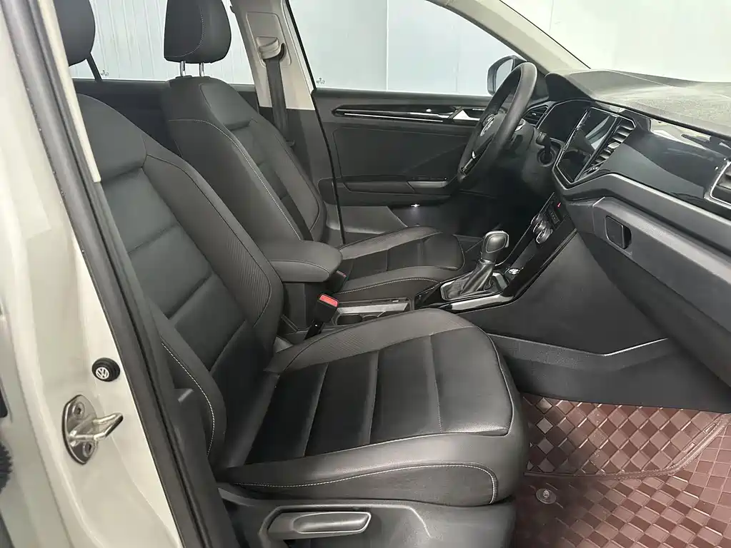 Volkswagen T-Roc 2022 — фото 18