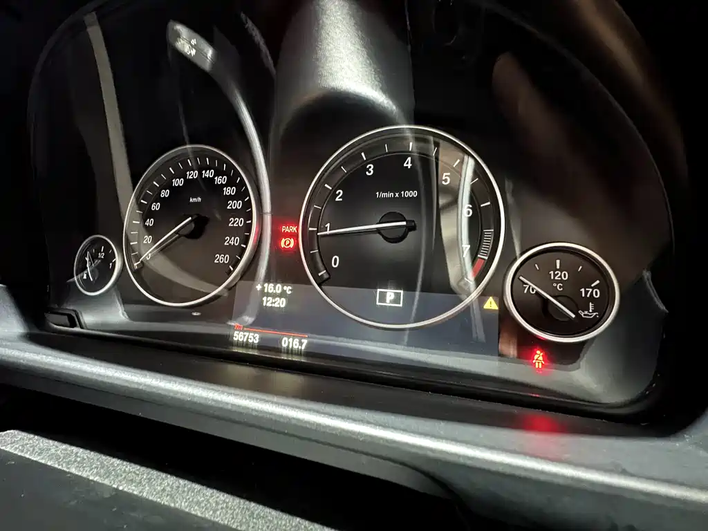 BMW 5 Series 2014 — фото 12