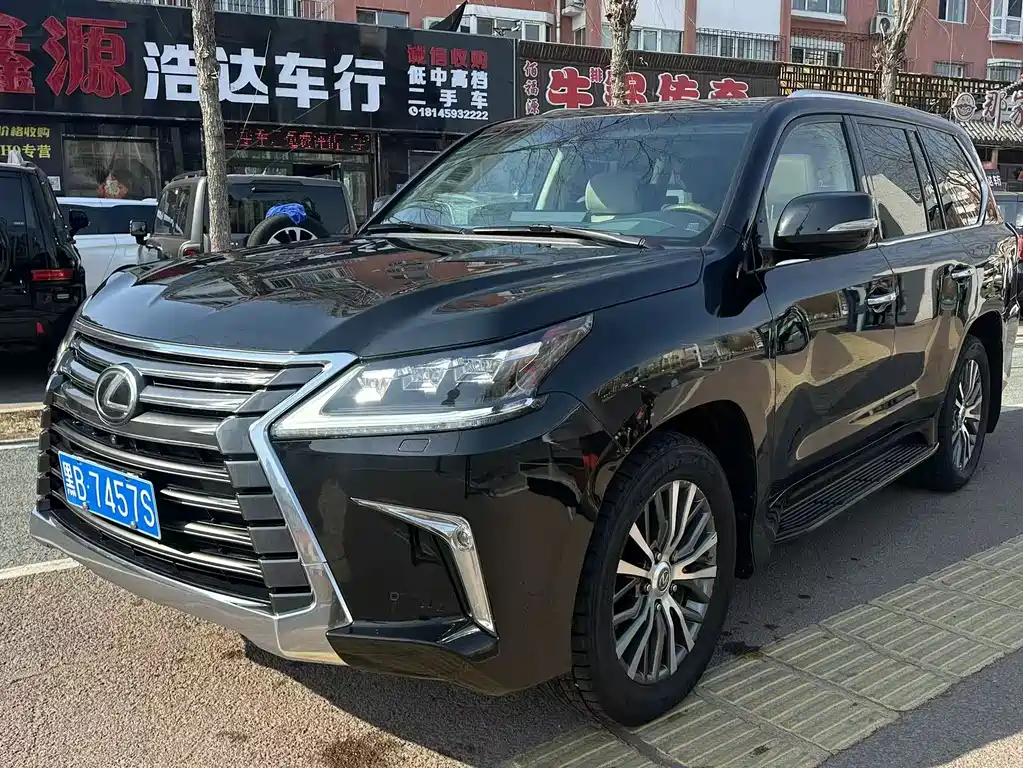 Lexus LX 2016 — фото 1