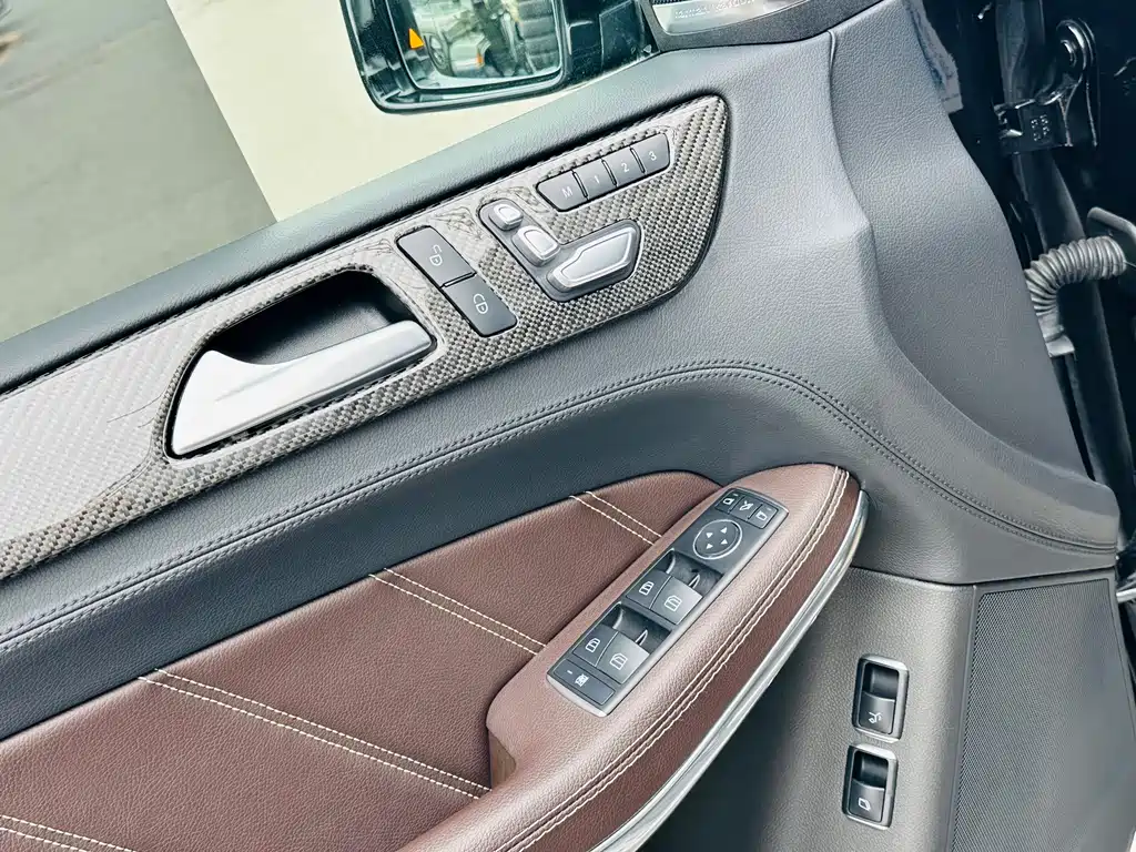 Mercedes-Benz GLS AMG 2016 — фото 10