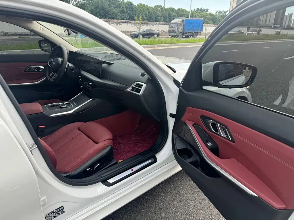 BMW 3 Series 2025