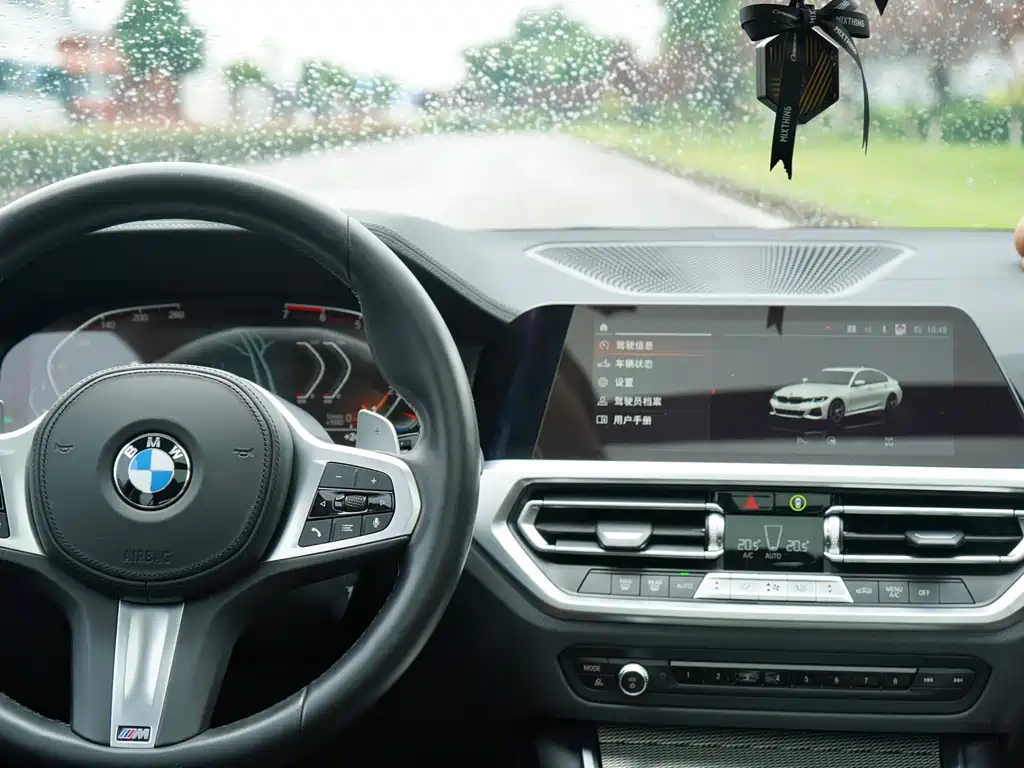 BMW 3 Series 2021 — фото 10
