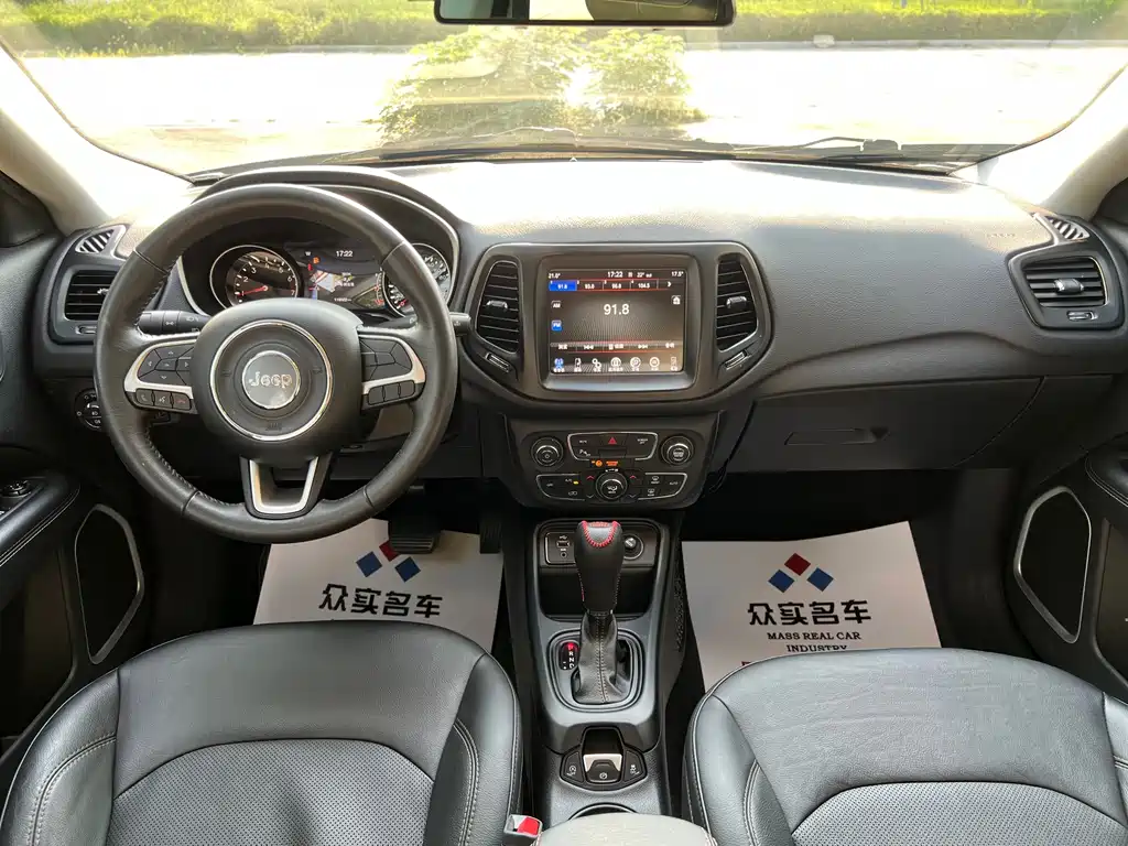Jeep Compass 2017 — фото 8