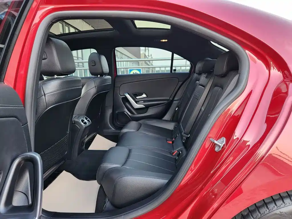 Mercedes-Benz A-Class 2021 — фото 15