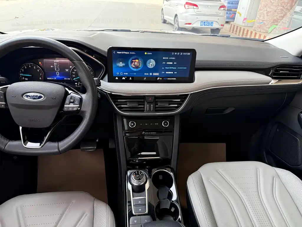 Ford Escape 2022 — фото 12