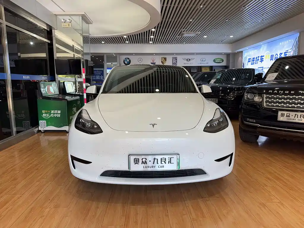 Tesla Model Y 2023 — фото 2