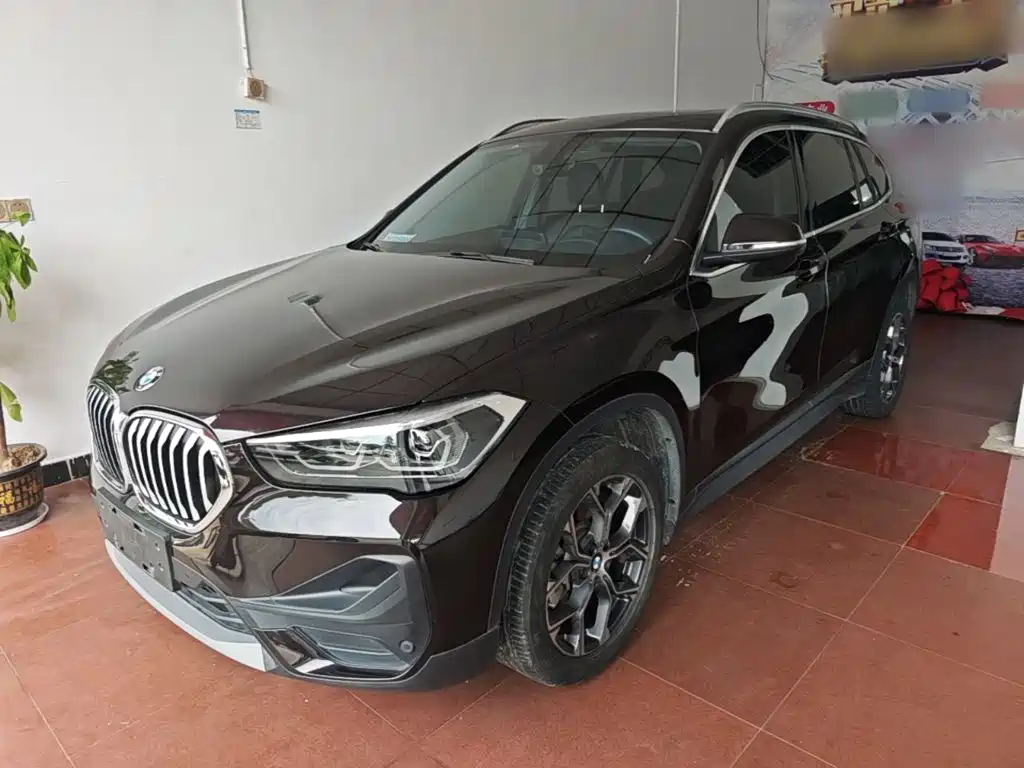 BMW X1 2022 — фото 1