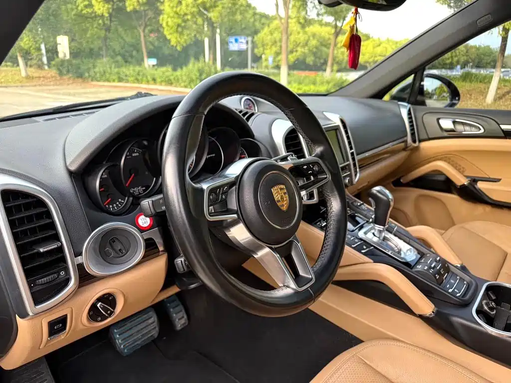 Porsche Cayenne 2016 — фото 6